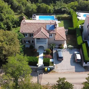 Villa Marion